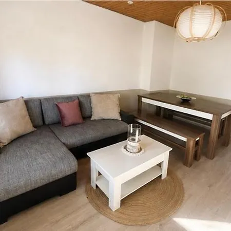 Emas 10, Mit 2 Schlafzimmern, 5 Betten, Terrasse, Wlan, Kueche, Tv Апартаменты *